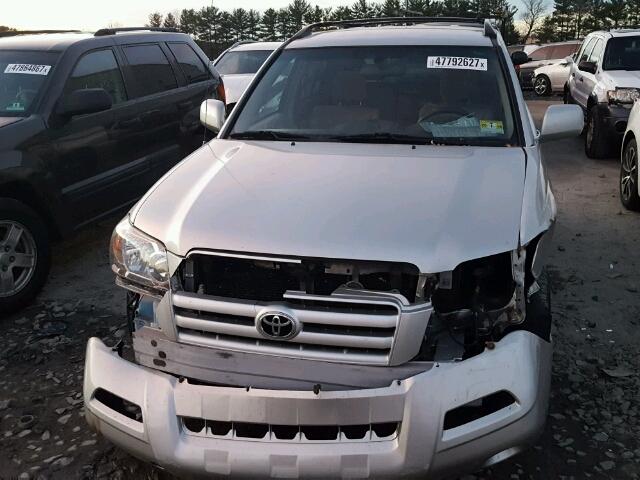 JTEDP21A140038564 - 2004 TOYOTA HIGHLANDER SILVER photo 9