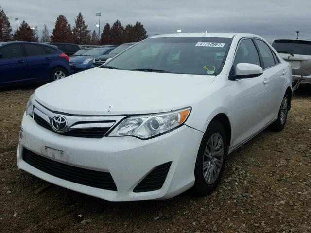 4T4BF1FK1ER399251 - 2014 TOYOTA CAMRY L WHITE photo 2