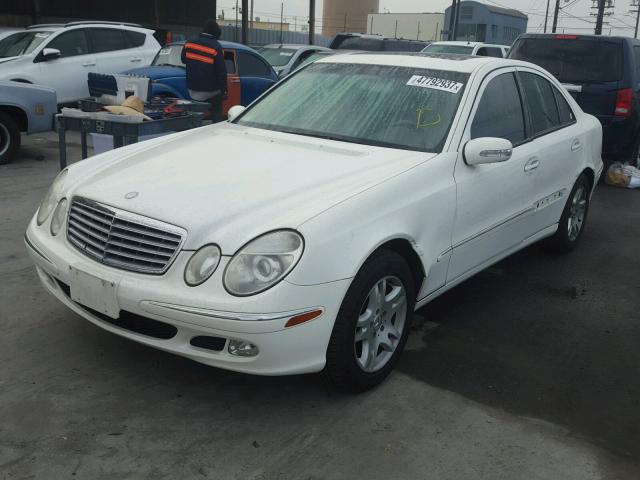 WDBUF65J63A188959 - 2003 MERCEDES-BENZ E 320 WHITE photo 2