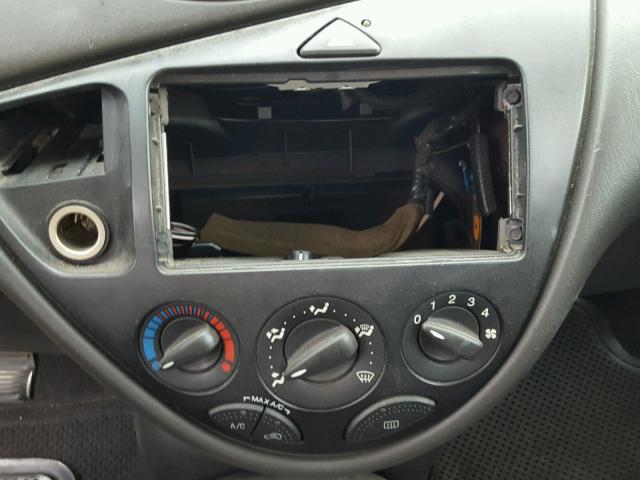 1FAFP33PX2W177497 - 2002 FORD FOCUS LX BLUE photo 9