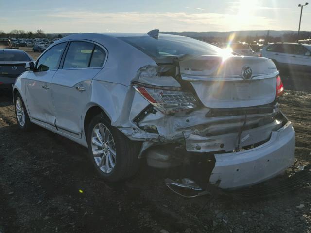 1G4GB5G38GF134599 - 2016 BUICK LACROSSE WHITE photo 3