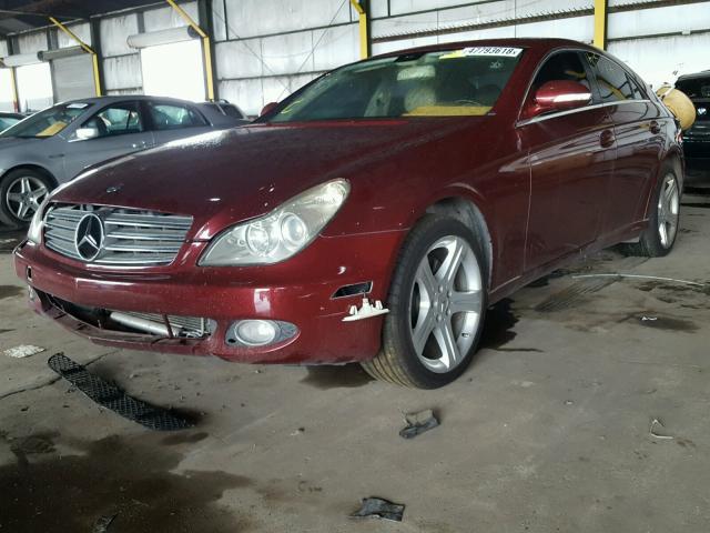 WDDDJ75X16A019310 - 2006 MERCEDES-BENZ CLS 500C MAROON photo 2