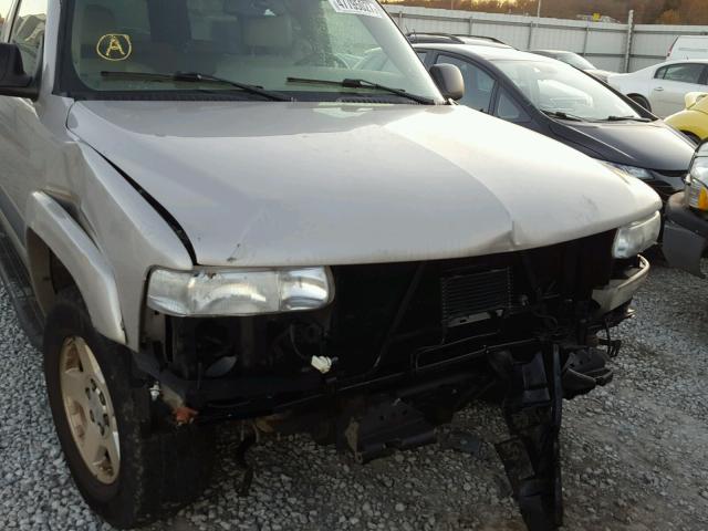 1GNEC16ZX4J130464 - 2004 CHEVROLET SUBURBAN C TAN photo 9