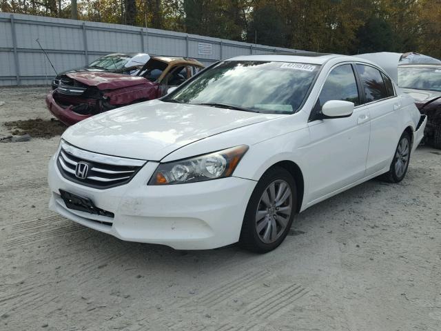 1HGCP2F75BA019327 - 2011 HONDA ACCORD EX WHITE photo 2