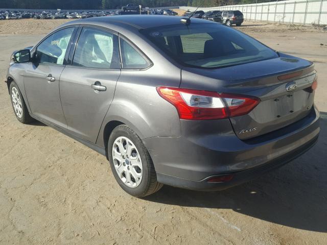 1FAHP3F23CL337733 - 2012 FORD FOCUS SE GRAY photo 3