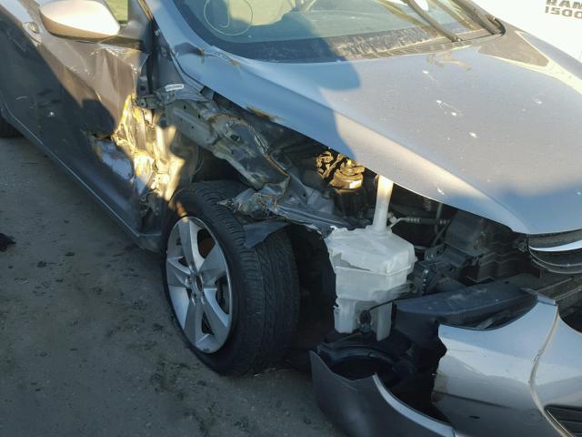 KMHDH4AE9DU724226 - 2013 HYUNDAI ELANTRA GL GRAY photo 9