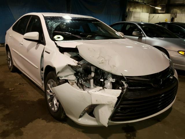 4T1BD1FK2HU225807 - 2017 TOYOTA CAMRY HYBR WHITE photo 1