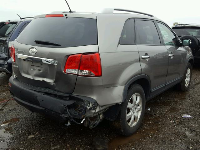 5XYKT4A16BG145748 - 2011 KIA SORENTO BA GRAY photo 4