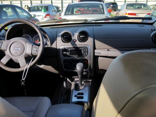 1J4GL38K25W524147 - 2005 JEEP LIBERTY RE GREEN photo 9