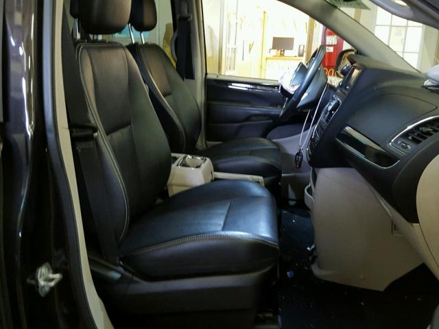 2C4RC1BG6ER461702 - 2014 CHRYSLER TOWN & COU BLACK photo 5