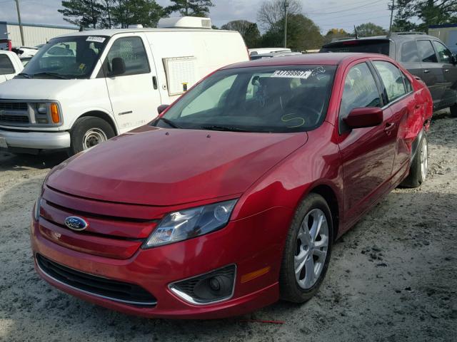 3FAHP0HA6CR428516 - 2012 FORD FUSION SE RED photo 2