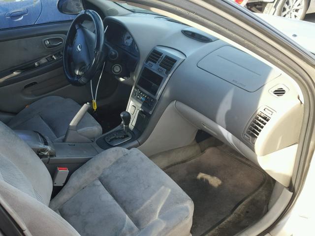 JN1DA31D72T441887 - 2002 NISSAN MAXIMA GRAY photo 5