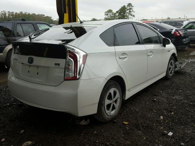 JTDKN3DU1F0478803 - 2015 TOYOTA PRIUS WHITE photo 4