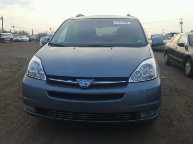 5TDBA22C44S020778 - 2004 TOYOTA SIENNA XLE BLUE photo 9