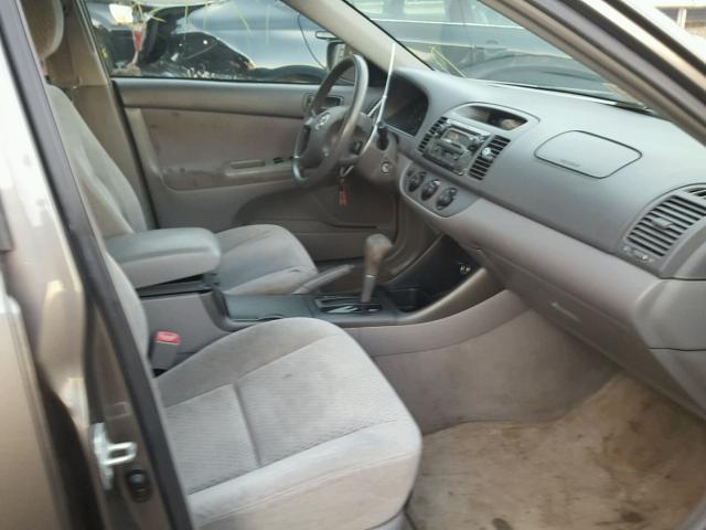 4T1BE32K64U872414 - 2004 TOYOTA CAMRY LE 金色 照片 5