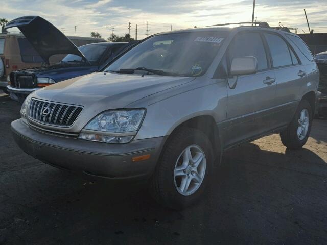 JTJGF10U510094557 - 2001 LEXUS RX 300 BEIGE photo 2