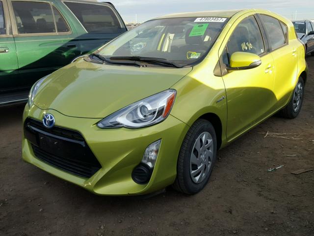 JTDKDTB38F1112599 - 2015 TOYOTA PRIUS C GREEN photo 2