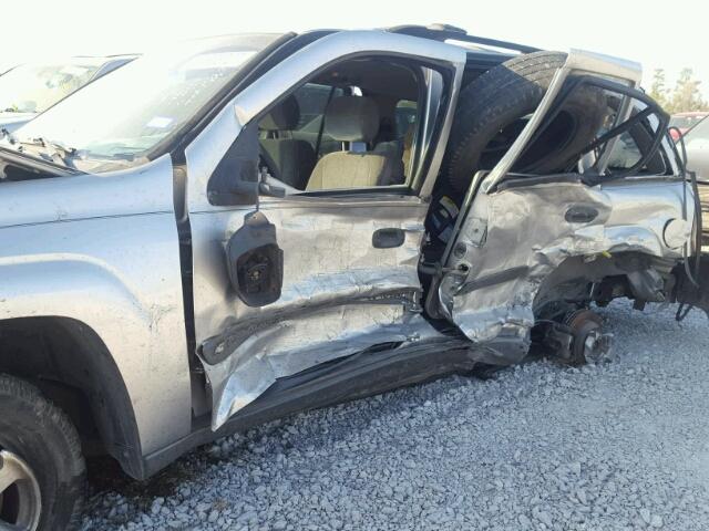 1GNDS13S942169854 - 2004 CHEVROLET TRAILBLAZE SILVER photo 10