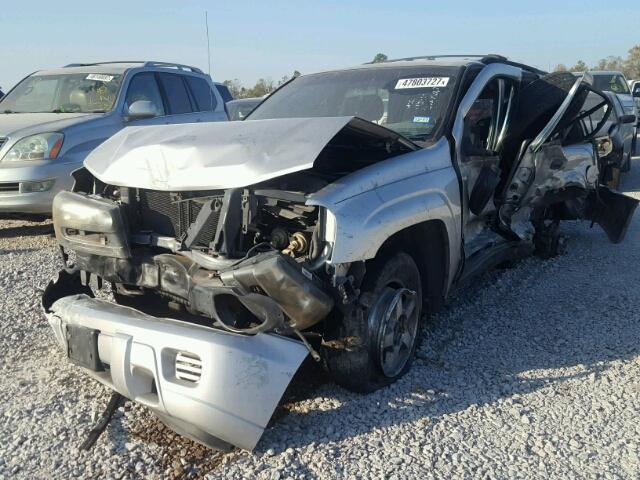 1GNDS13S942169854 - 2004 CHEVROLET TRAILBLAZE SILVER photo 2