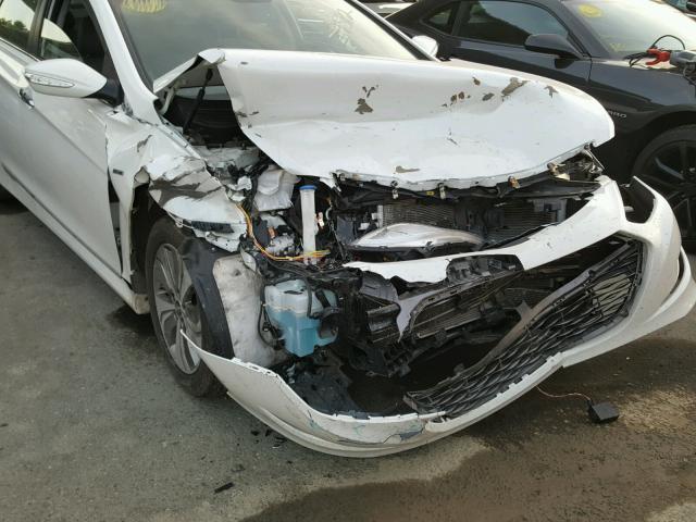 KMHEC4A4XDA101516 - 2013 HYUNDAI SONATA HYB WHITE photo 9