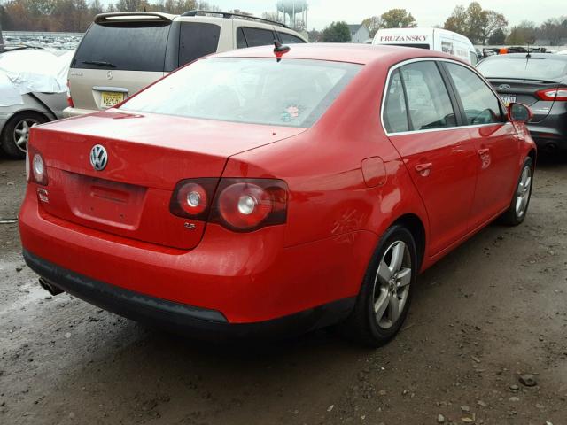 3VWRZ71K68M087589 - 2008 VOLKSWAGEN JETTA SE 红色 照片 4