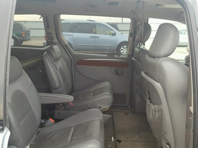 2C8GP64L45R304364 - 2005 CHRYSLER TOWN & COU BLUE photo 6