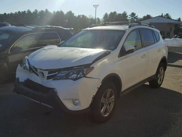 2T3RFREVXFW330375 - 2015 TOYOTA RAV4 XLE WHITE photo 2