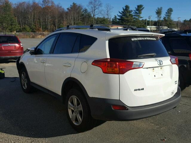 2T3RFREVXFW330375 - 2015 TOYOTA RAV4 XLE WHITE photo 3