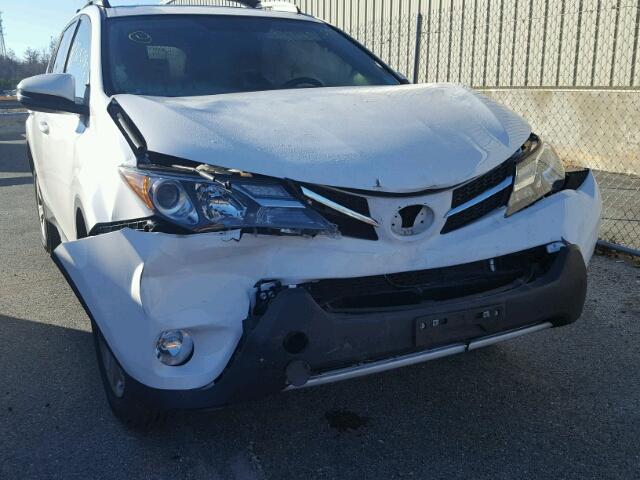 2T3RFREVXFW330375 - 2015 TOYOTA RAV4 XLE WHITE photo 9