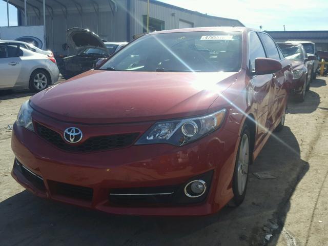 4T1BF1FKXCU584230 - 2012 TOYOTA CAMRY BASE RED photo 2