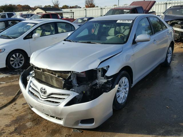 4T1BF3EK7AU023865 - 2010 TOYOTA CAMRY BASE SILVER photo 2