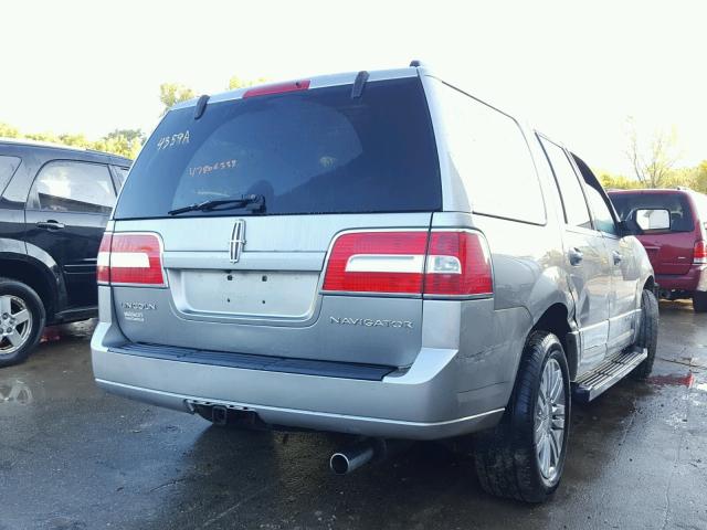 5LMFU28508LJ07787 - 2008 LINCOLN NAVIGATOR 灰色 照片 4