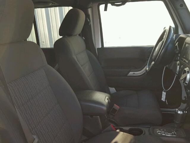 1C4HJWEG3CL173362 - 2012 JEEP WRANGLER U SILVER photo 5