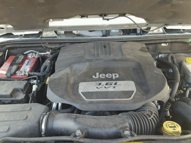 1C4HJWEG3CL173362 - 2012 JEEP WRANGLER U SILVER photo 7