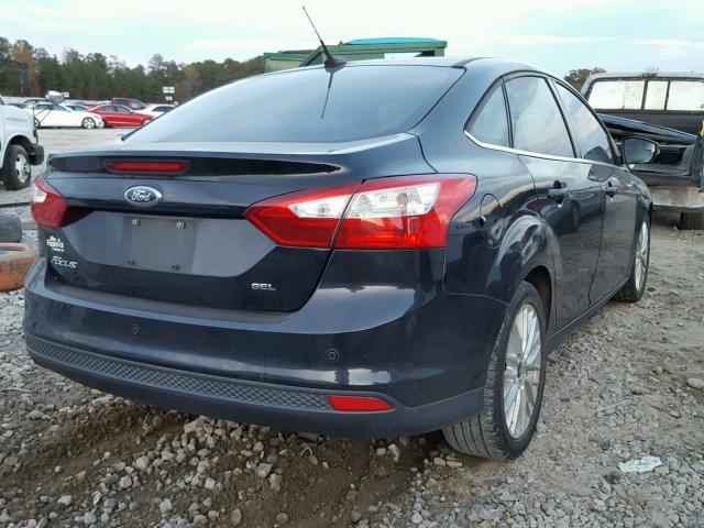 1FAHP3H21CL270501 - 2012 FORD FOCUS SEL GRAY photo 4