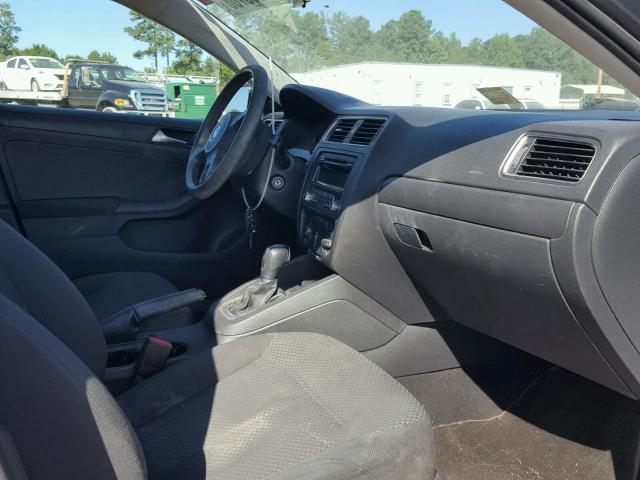 3VW2K7AJXCM350074 - 2012 VOLKSWAGEN JETTA BASE GRAY photo 5