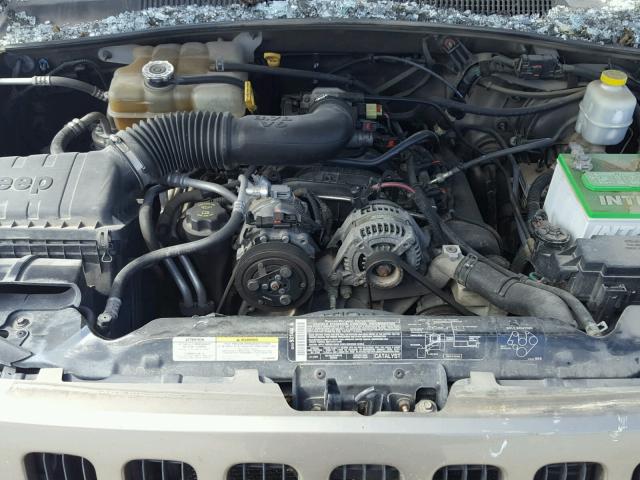 1J4GL38KX5W684793 - 2005 JEEP LIBERTY RE BROWN photo 7