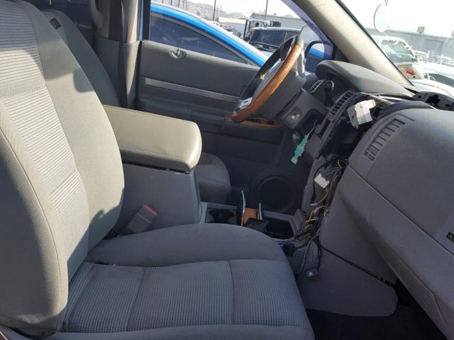 1A8HX58228F135841 - 2008 CHRYSLER ASPEN LIMI BLUE photo 5