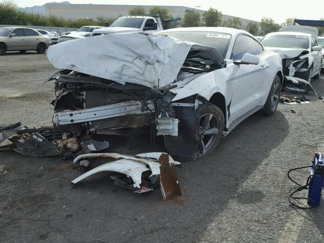 1FA6P8AM6G5304815 - 2016 FORD MUSTANG WHITE photo 2