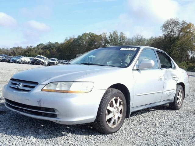 1HGCG56762A117669 - 2002 HONDA ACCORD SE SILVER photo 2