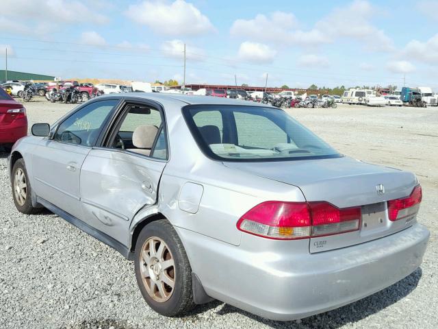 1HGCG56762A117669 - 2002 HONDA ACCORD SE SILVER photo 3