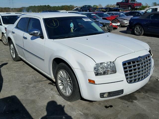 2C3CA5CV3AH325712 - 2010 CHRYSLER 300 TOURIN WHITE photo 1