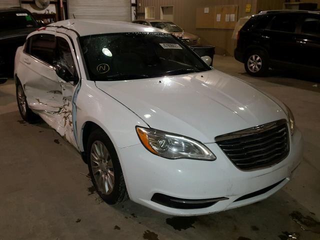 1C3BC4FG5BN547402 - 2011 CHRYSLER 200 LX WHITE photo 1