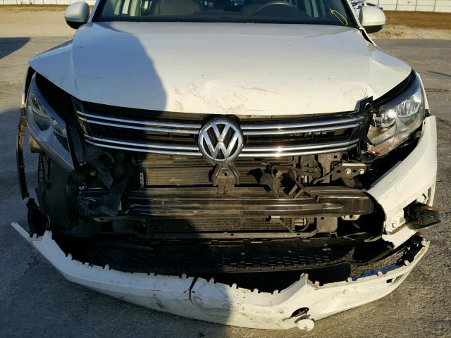 WVGAV3AX5EW565847 - 2014 VOLKSWAGEN TIGUAN S WHITE photo 9