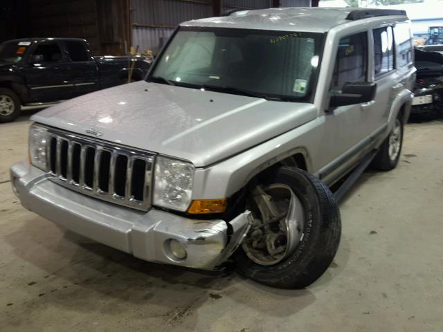 1J8HH48K58C184931 - 2008 JEEP COMMANDER SILVER photo 2