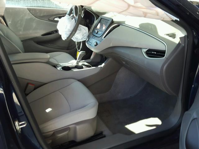 1G1ZB5ST4HF163824 - 2017 CHEVROLET MALIBU LS ლურჯი ფოტო 5