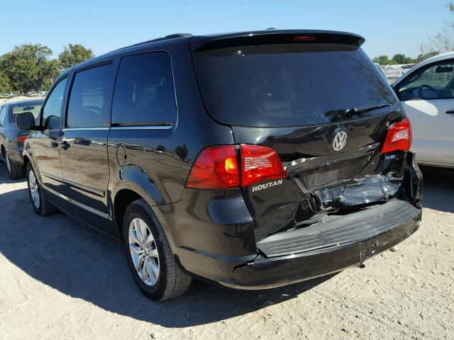 2C4RVABG9CR321506 - 2012 VOLKSWAGEN ROUTAN SE BLACK photo 3