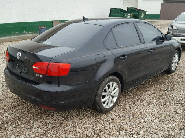 3VWDZ7AJ0BM335439 - 2011 VOLKSWAGEN JETTA SE BLACK photo 4