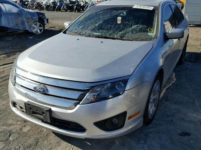 3FAHP0HA9BR219821 - 2011 FORD FUSION SE SILVER photo 2