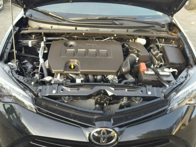 5YFBURHE0HP729893 - 2017 TOYOTA COROLLA L GRAY photo 7